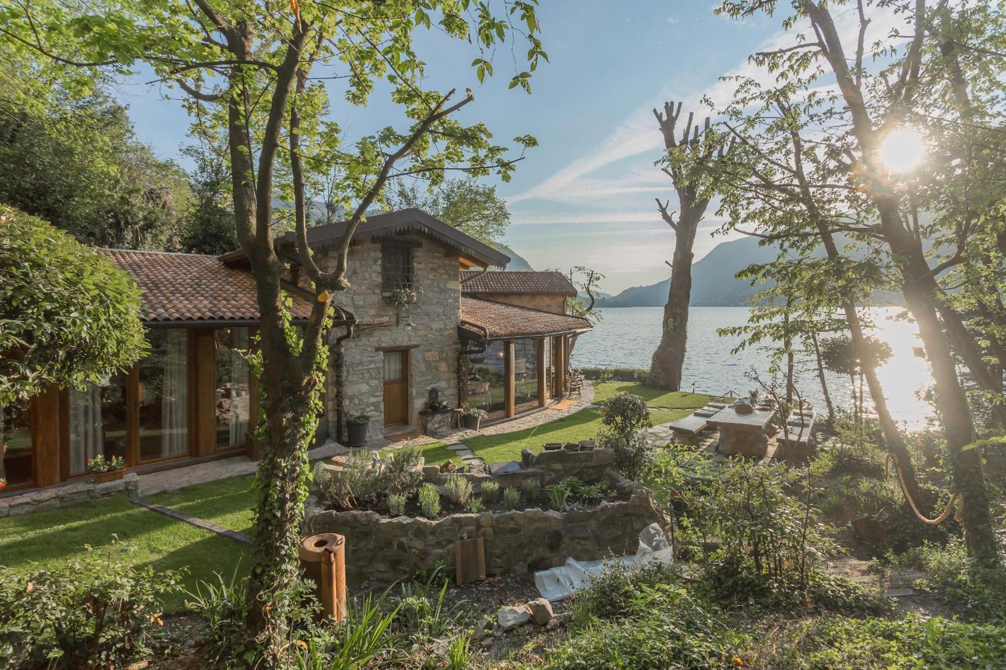 The Writer'S Nest Waterfront Villa By Rent All Como Faggeto Lario Exterior foto